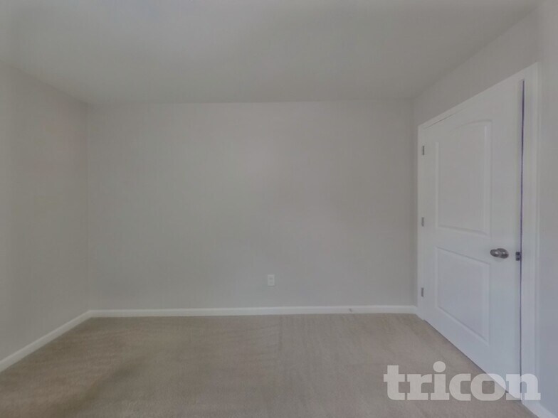 Building Photo - 2054 Aragon Lane