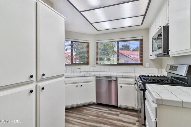 Building Photo - 3162 Darby St