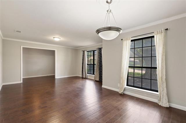 Building Photo - 2825 Knollwood Dr