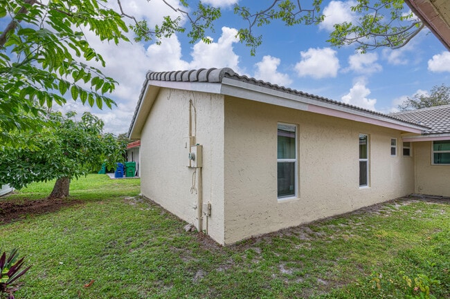 Building Photo - 3912 NW 110th Ave