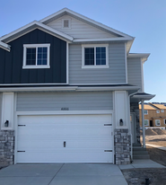 Building Photo - 4866 E Breezy Patch Rd