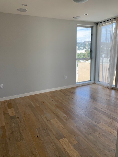 Building Photo - 1729 Lucile Ave