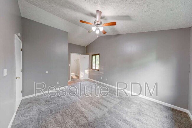 Building Photo - 4470 Village Ln