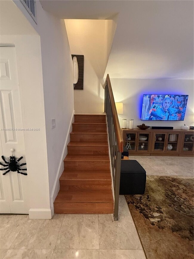 Building Photo - 4708 SW 67th Ave