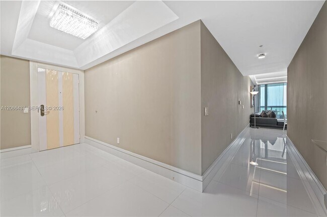 Building Photo - 6899 Collins Ave