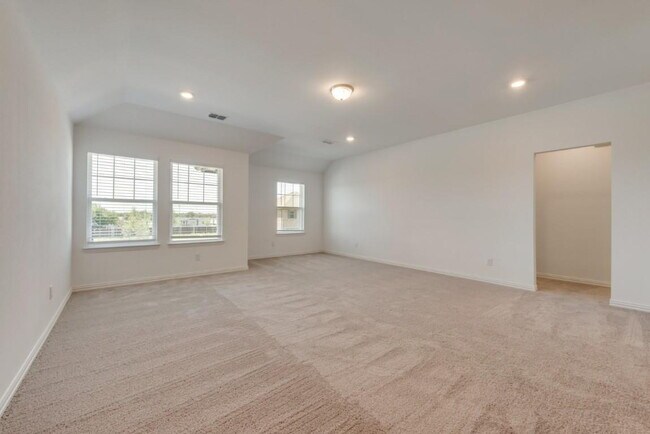 Building Photo - 2404 Swallowtail St