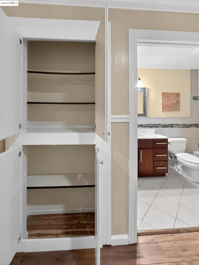 Building Photo - 2322 Peachtree Cir