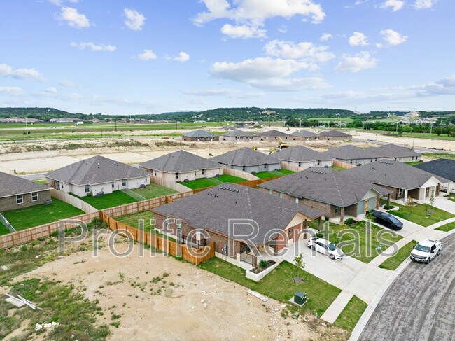 Building Photo - 126 Leon Ln