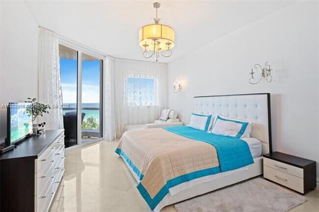 Building Photo - 17875 Collins Ave