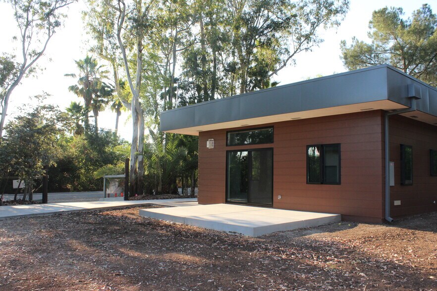 Building Photo - 1220 Rancho Dr