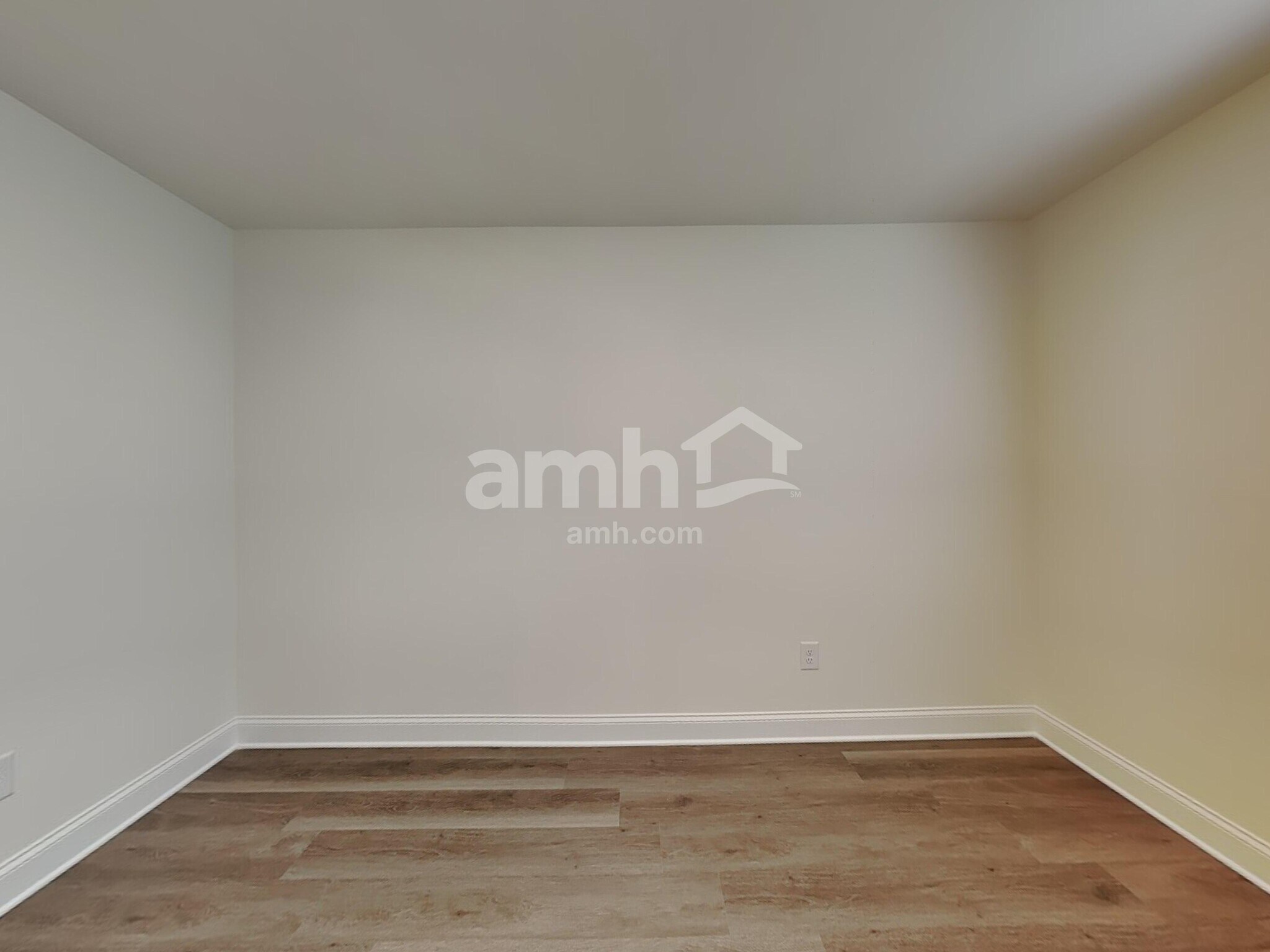 Building Photo - 890 Jubilation St