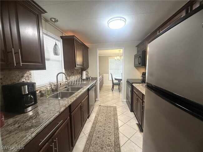 Building Photo - 455 Jacaramba Ct