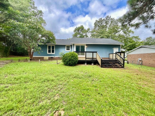 Building Photo - Charming 3-Bedroom Retreat In Fayetteville!