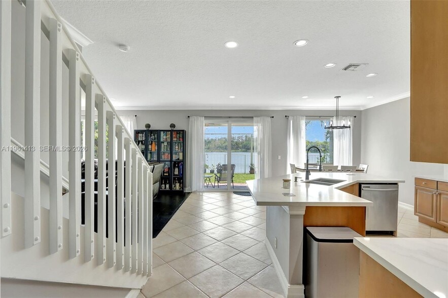 Building Photo - 4450 Banyan Trails Dr