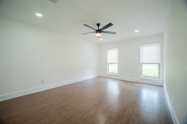 Building Photo - 4815 Caris St