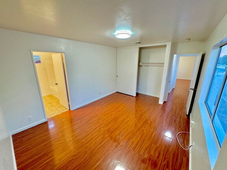 Building Photo - 7303 Central Ave