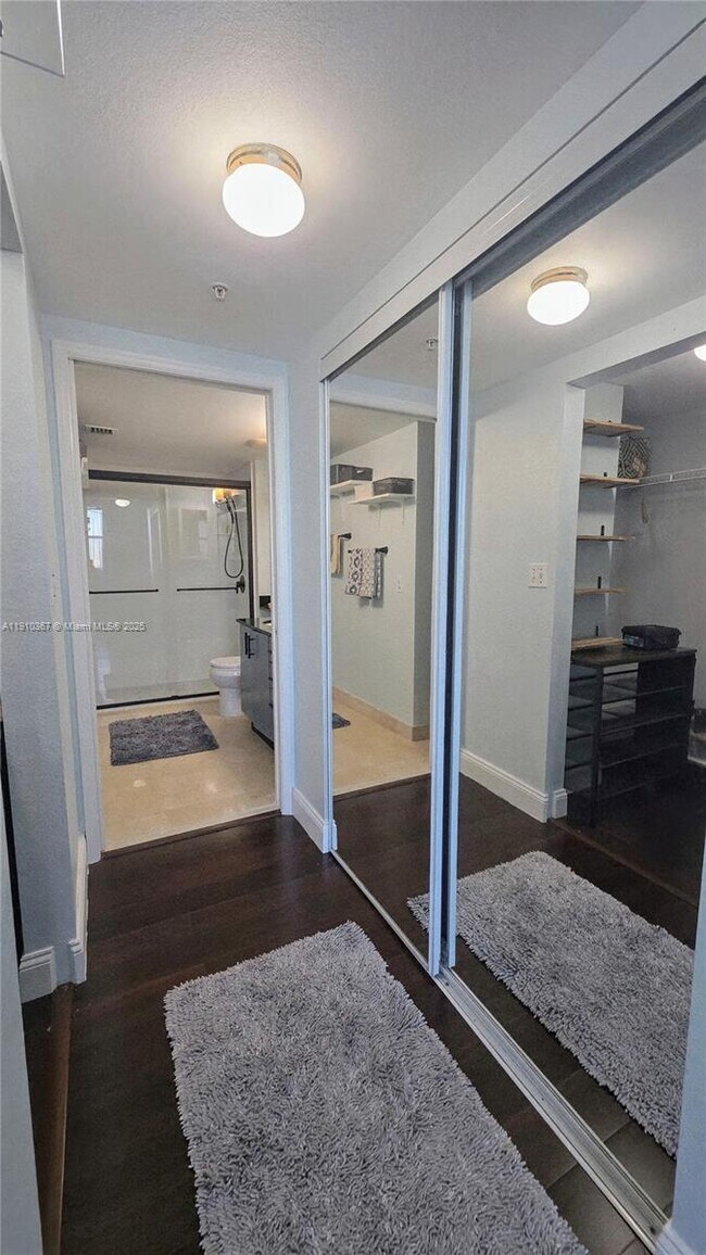 Building Photo - 1625 Kennedy Cswy