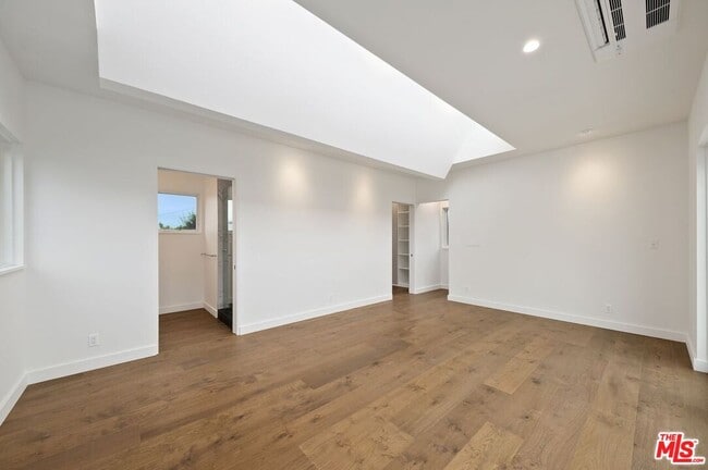 Building Photo - 15322 De Pauw St