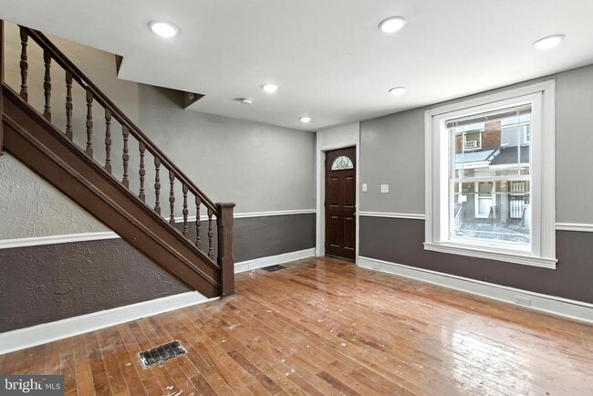 Building Photo - 144 N Dearborn St