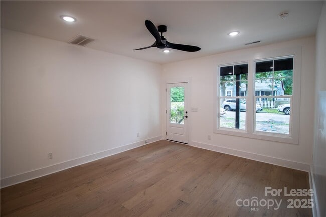 Building Photo - 603 Church St