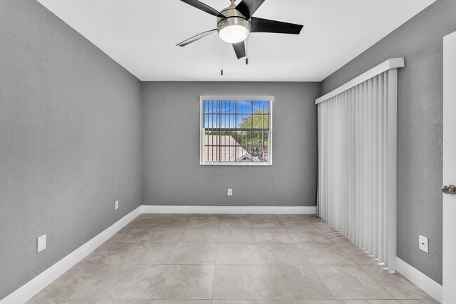 Building Photo - 2880 N Oakland Forest Dr
