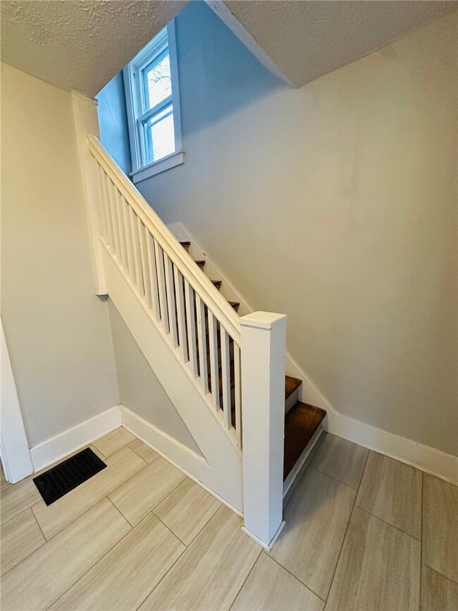 Building Photo - 511 S Lincoln Rd