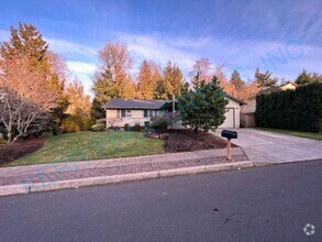 Building Photo - Charming 3-Bedroom Haven with 2 Baths and ...