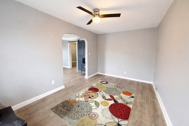 Building Photo - 15 Charlotte St