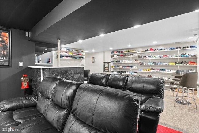 Building Photo - 2712 Advent Ct S