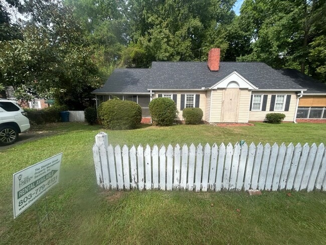 Building Photo - 1717 Kennedy Dr