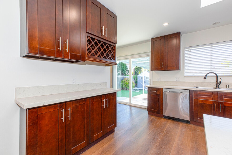 Building Photo - 17425 Emelita St