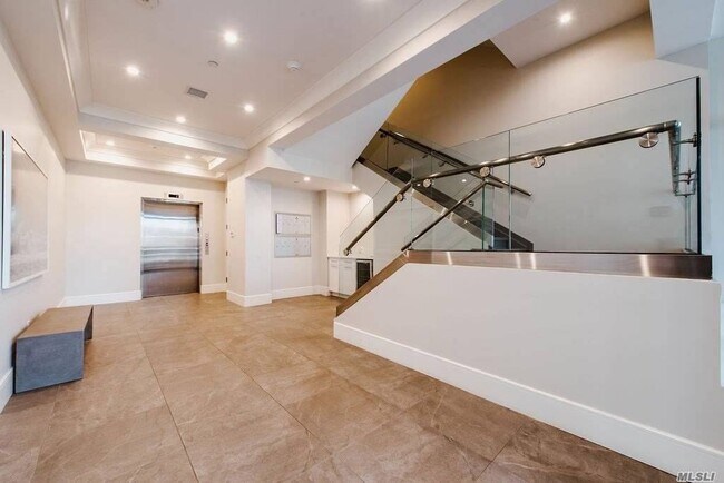 Building Photo - 30 Stewart Ave