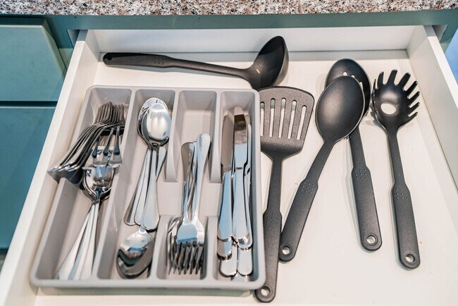 Building Photo - 333 E Roosevelt St