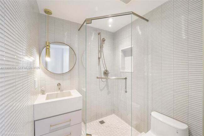 Building Photo - 737 Crandon Blvd