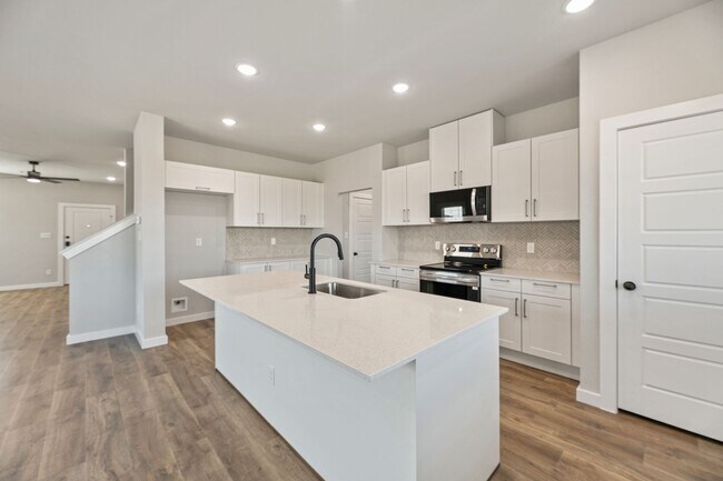 Building Photo - AVAILABLE NOW! CUL-DE-SAC TRIPLEX LOT LOCATED ON 1-ACRE IN MIDLOTHIAN, TX!