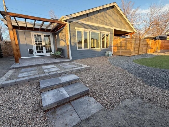 Building Photo - 6175 N Lamar St