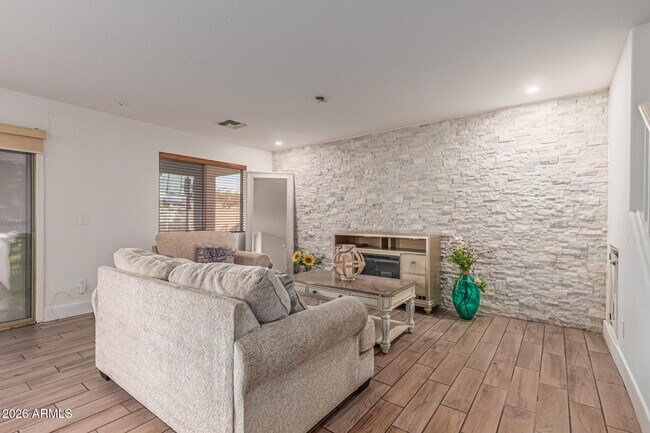 Building Photo - 11114 W Pierson St