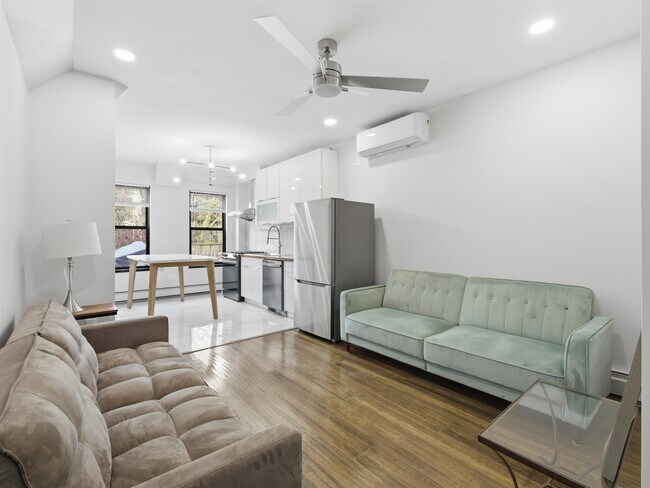 Building Photo - 232 1st St