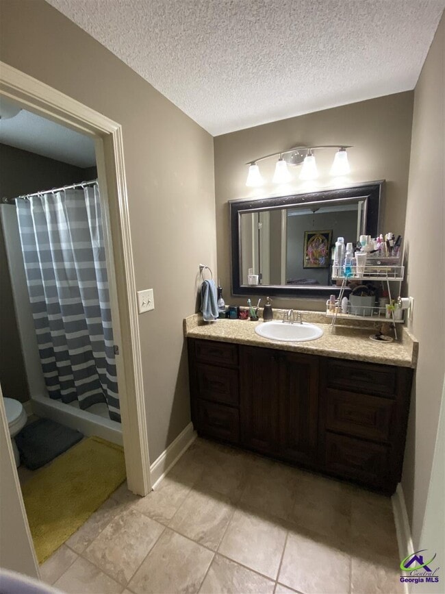 Building Photo - 552 Grand Ave