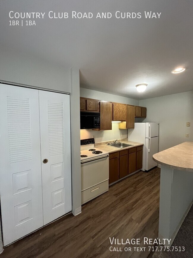 Building Photo - 631 Country Club Rd