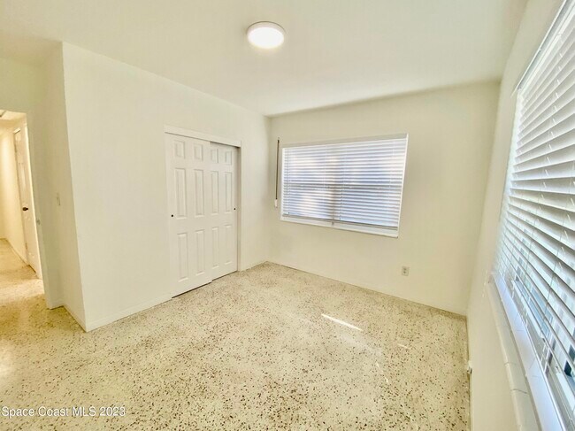 Building Photo - 480 Alice Dr