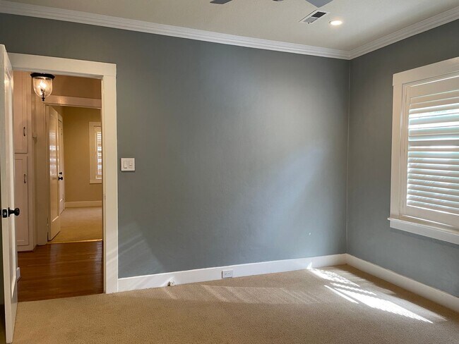 Building Photo - Single Family Home in East Sacramento W/Pool