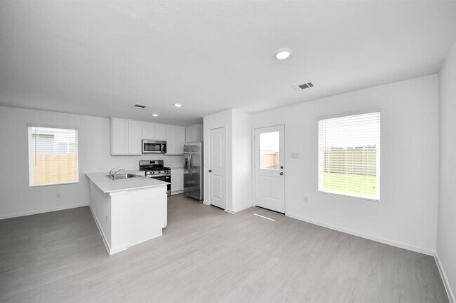Building Photo - 25657 Rose Creek Dr