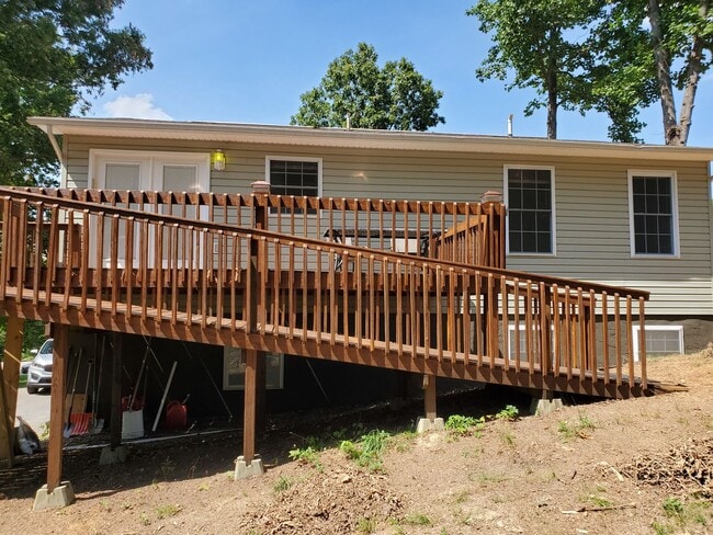 Building Photo - 164 Cochran Rd