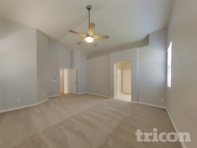 Building Photo - 17220 W Lundberg St