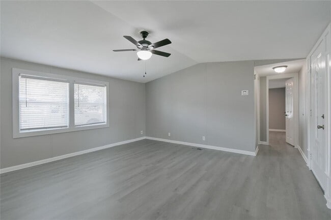 Building Photo - 22 Niederwald Dr
