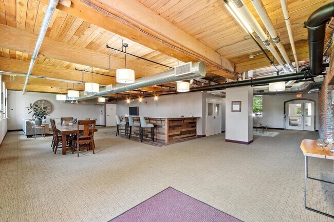 Building Photo - 52 Lawrence Dr