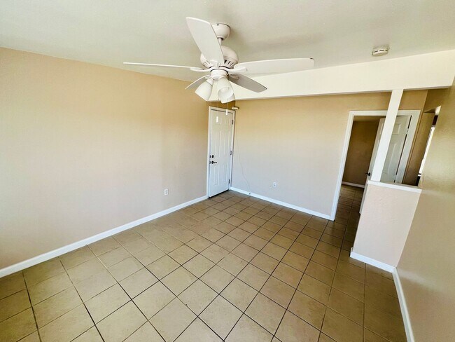 Building Photo - 411