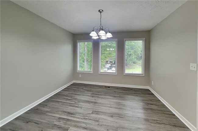 Building Photo - 6606 Catawba Dr