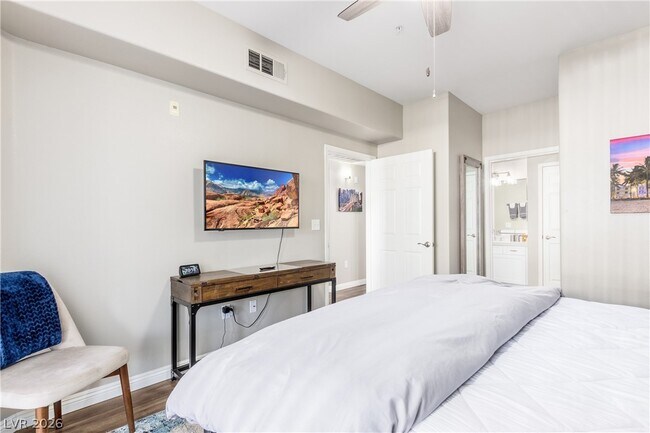 Building Photo - 7189 S Durango Dr